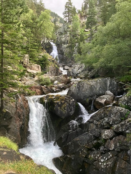    Gorgas de Alba con el río Ésera   