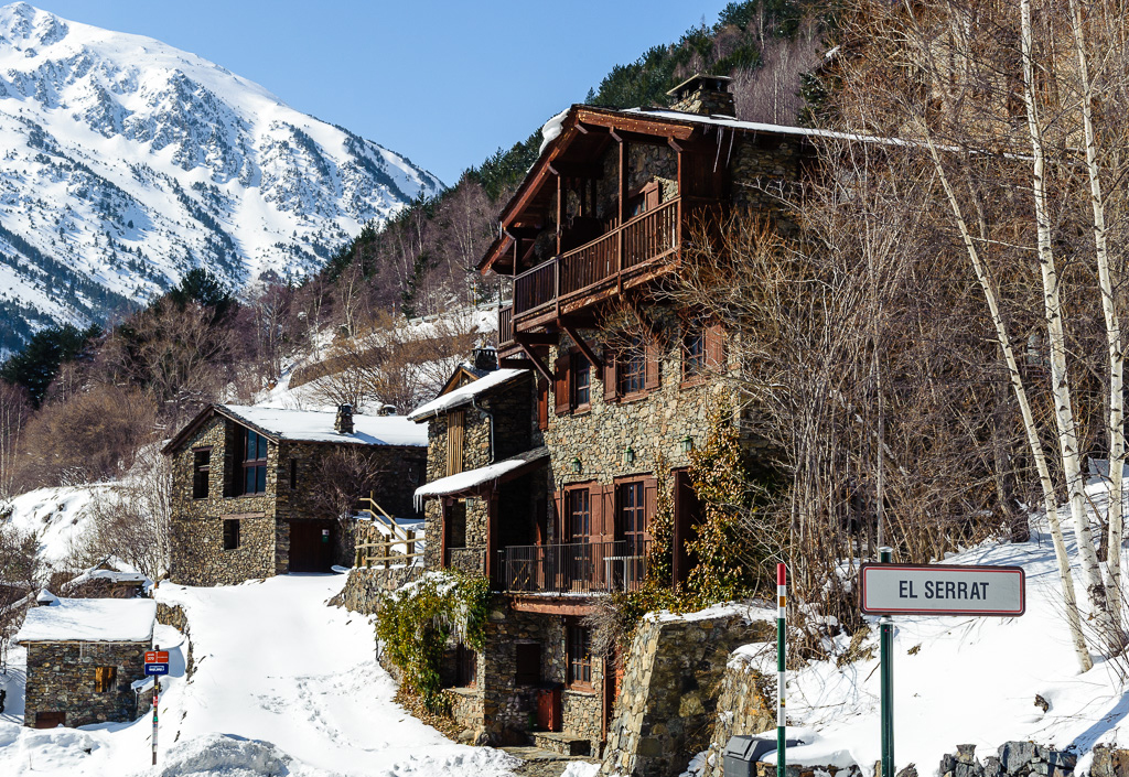 El Serrat, Andorra en época de invierno cubierto de nieve
